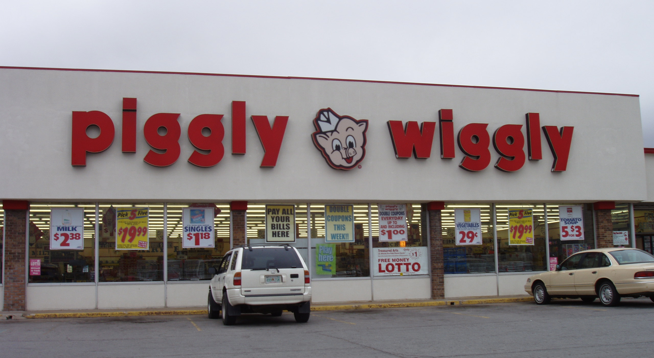 Join Our Team: Piggly Wiggly Hiring Now!